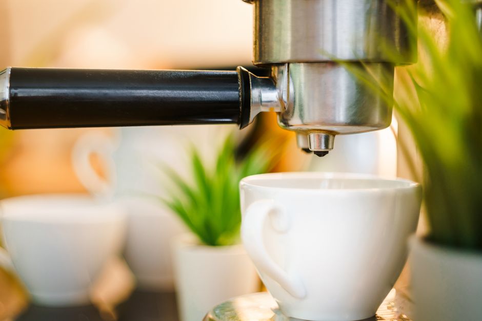 Détartrer sa machine à café : le guide selon les modèles