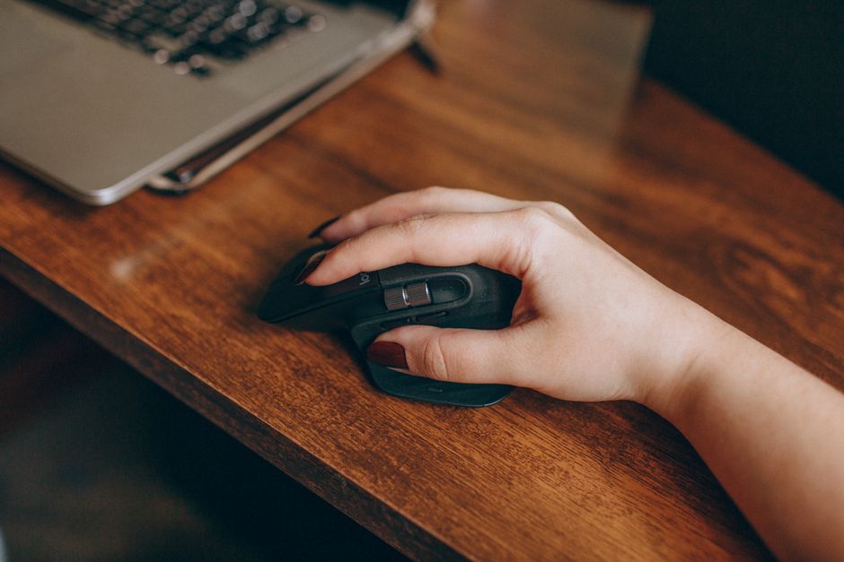 Meilleure souris ergonomique 2026 : le comparatif